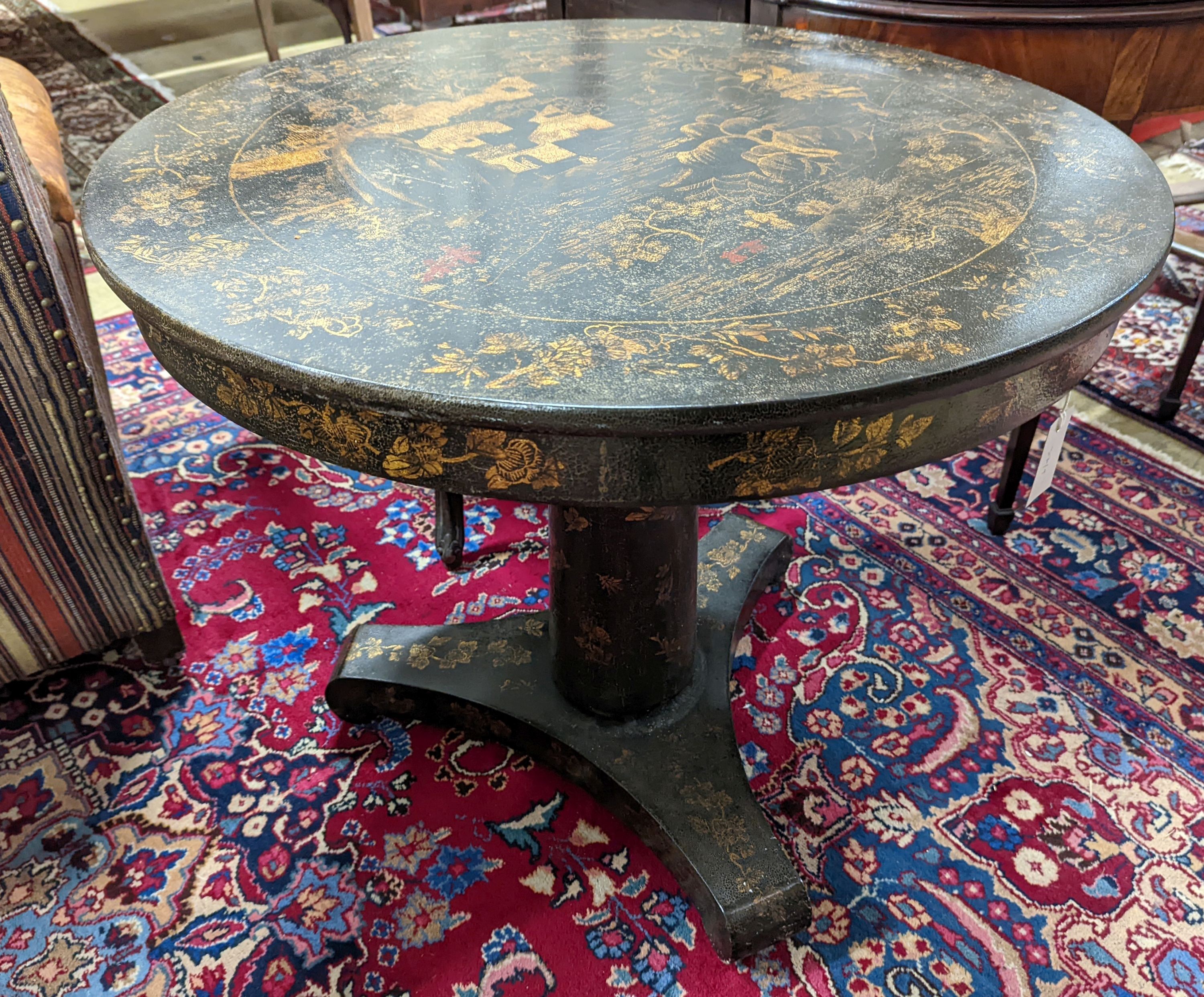 A japanned circular centre table. D-80cm, H-79cm.
